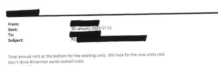 C033546D 0E94 4050 B838 3FF25D377AEE 4 5005 c